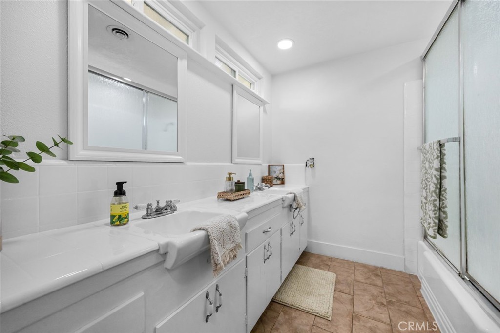 1745 W Bowling Property Photo 41