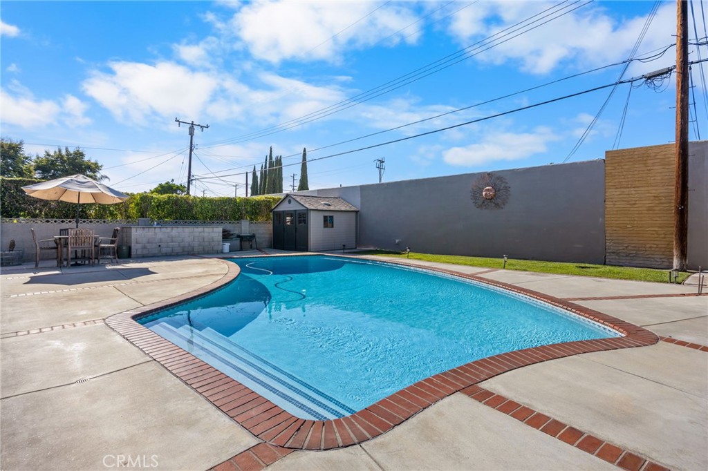 1745 W Bowling Property Photo 48