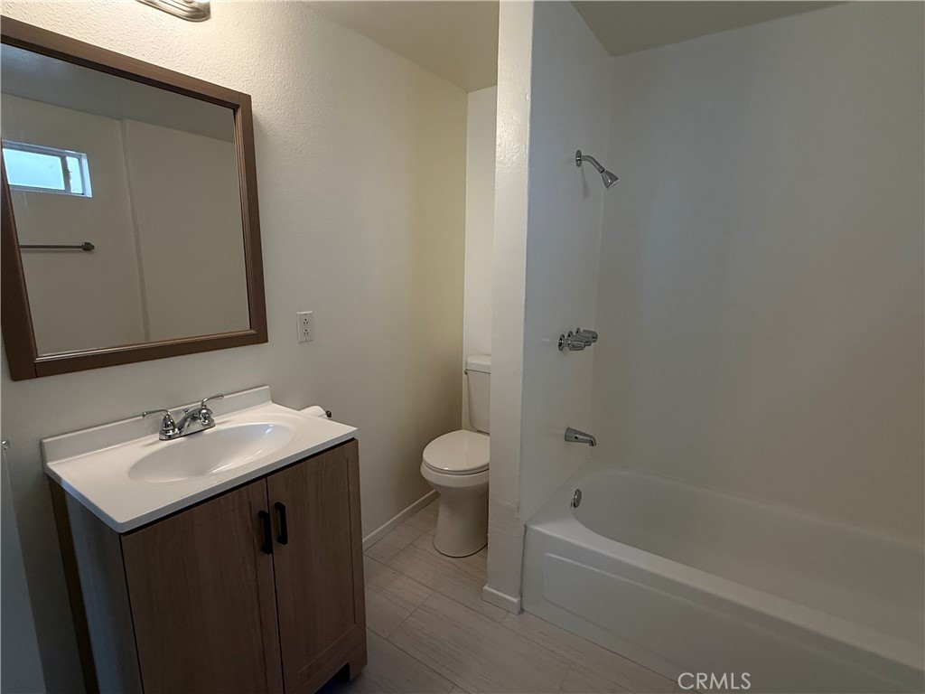 248 Redwood Property Photo 4
