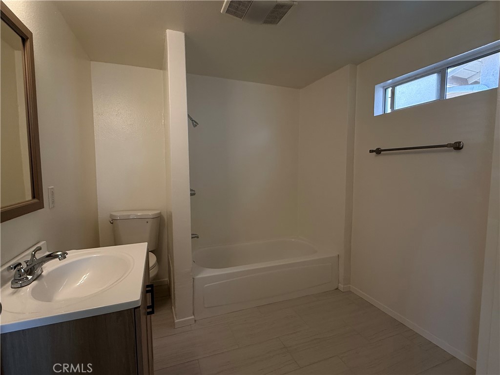 248 Redwood Property Photo 6