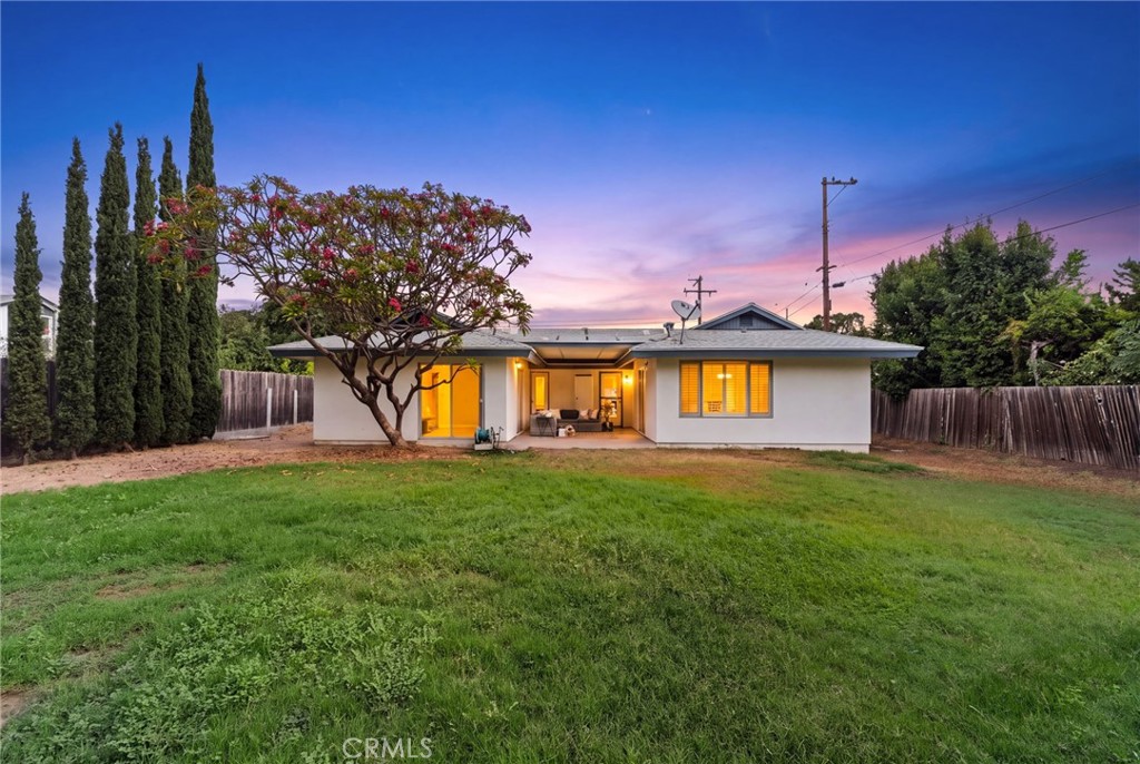 2342 E La Veta Property Photo 32