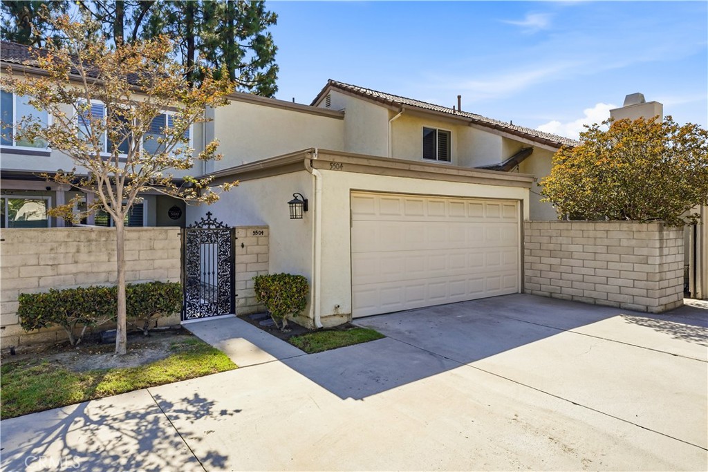 5504 E Vista Del Rio Property Photo 2