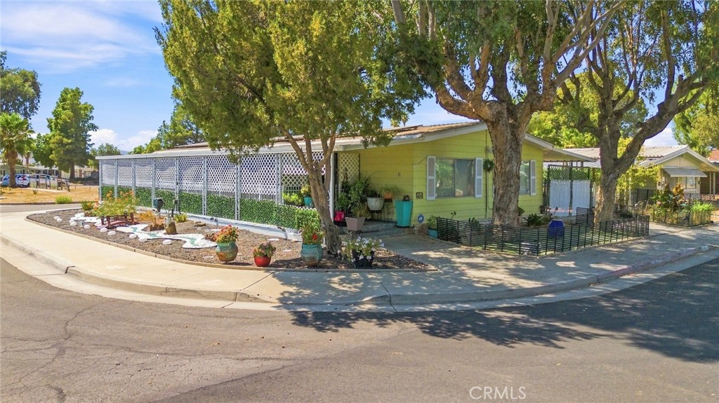 643 Mariposa Property Photo 1