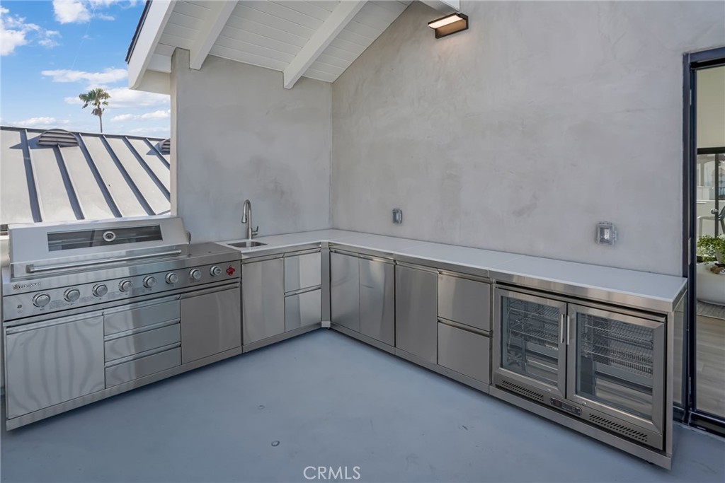 58 66th Property Photo 8