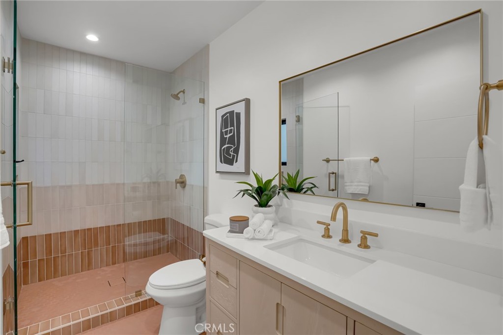 58 66th Property Photo 28