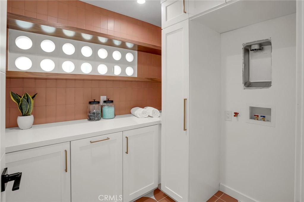 58 66th Property Photo 32