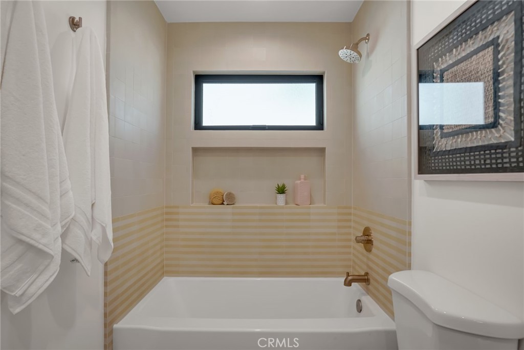 58 66th Property Photo 36