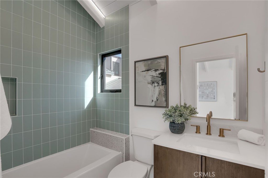 58 66th Property Photo 44