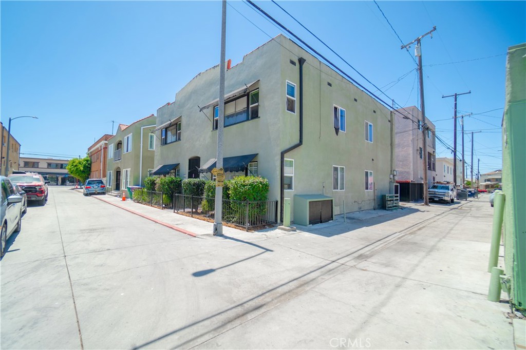 421 N Rose Property Photo 3