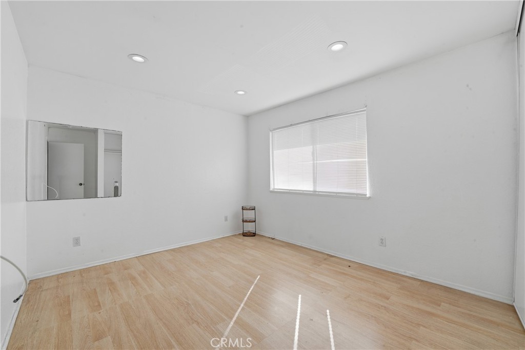 2915 E 60th Pl A Property Photo 35