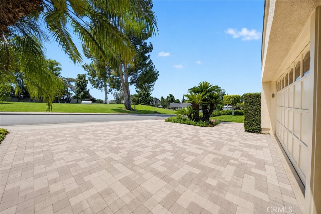 535 Papyrus Property Photo 4