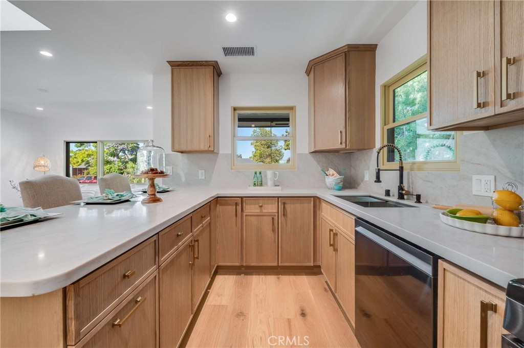 3511 Rose Avenue Property Photo 11