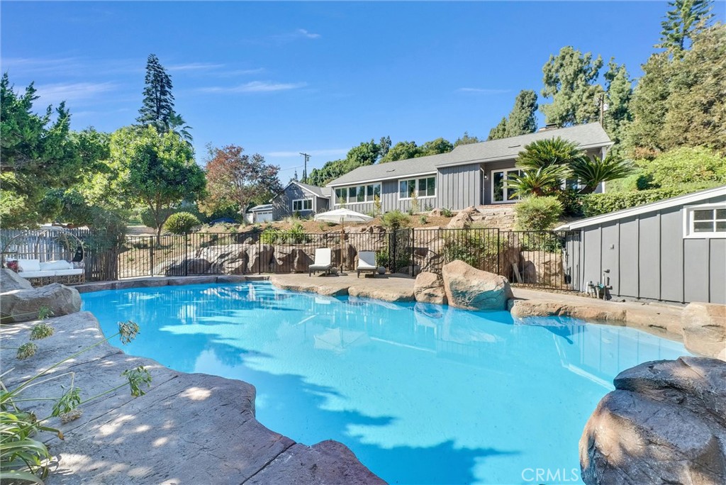8450 Via Sierra Ramal Property Photo