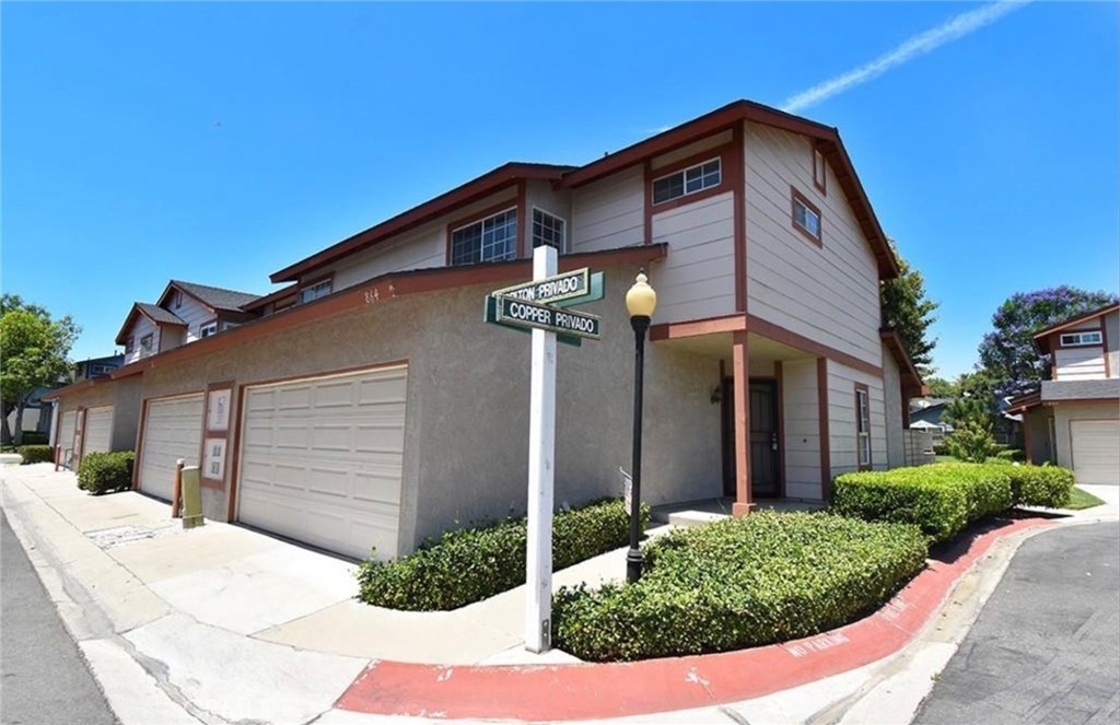 864 Carlton Privado Property Photo 1