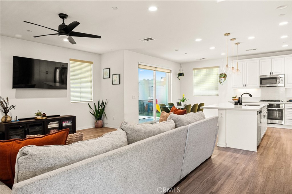 16411 Globetrotter Property Photo 2