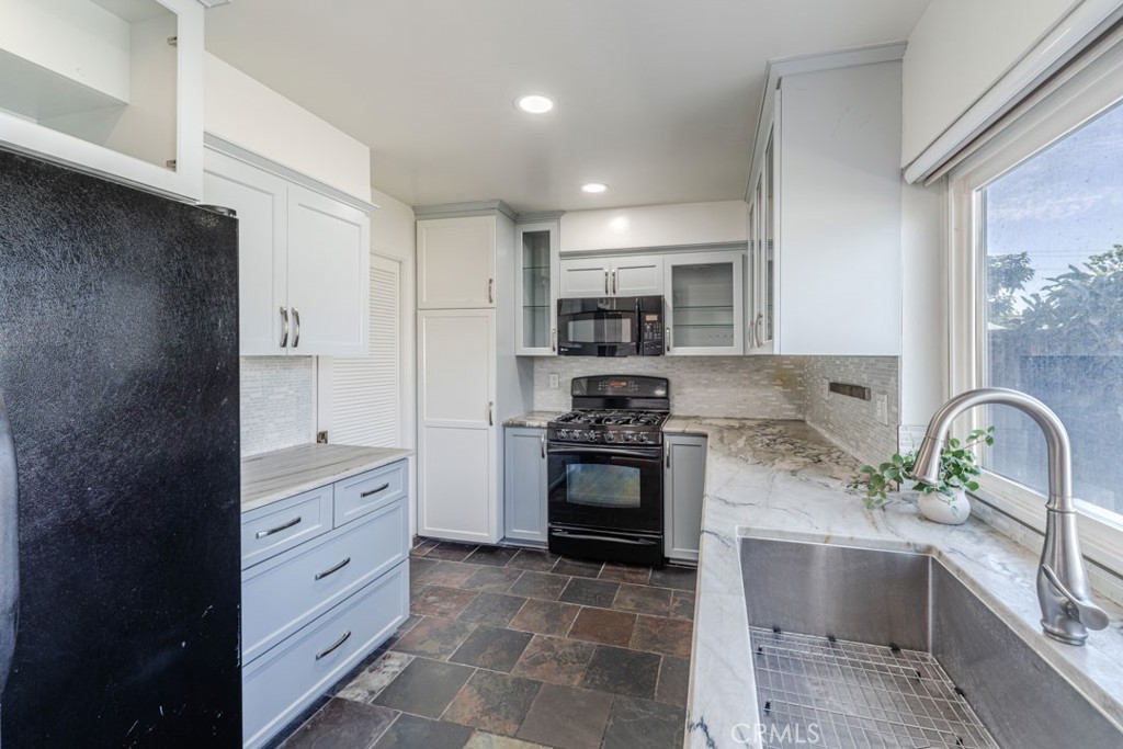 13951 Falmouth Property Photo 9
