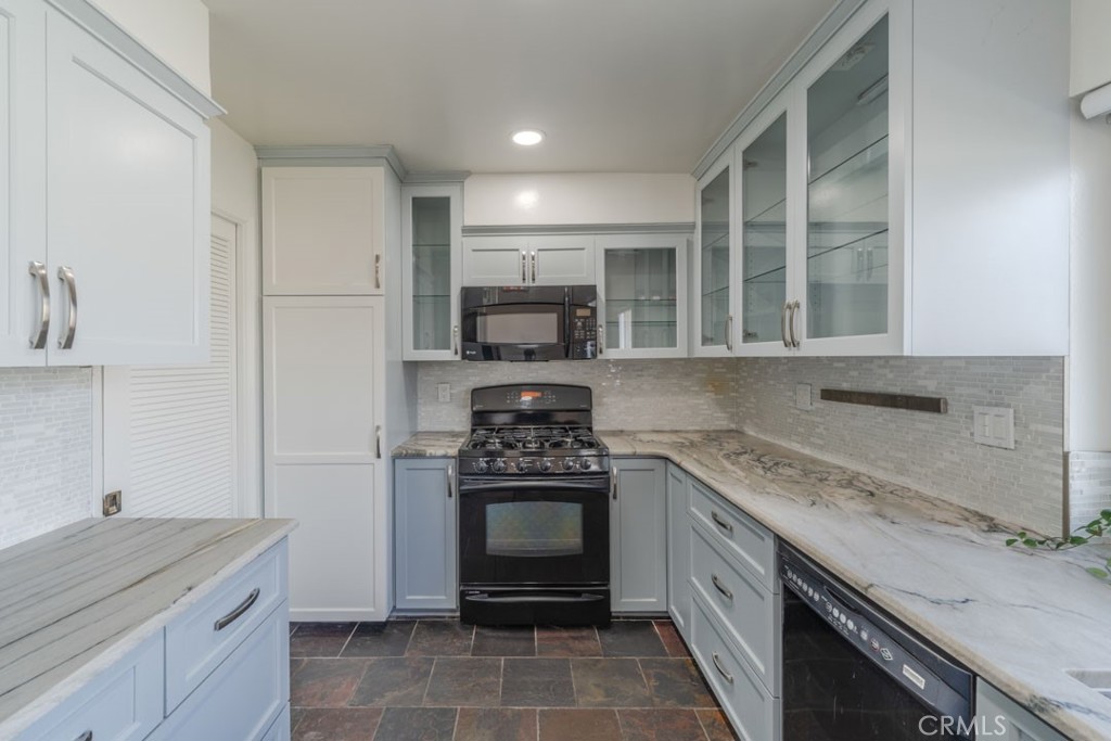 13951 Falmouth Property Photo 10
