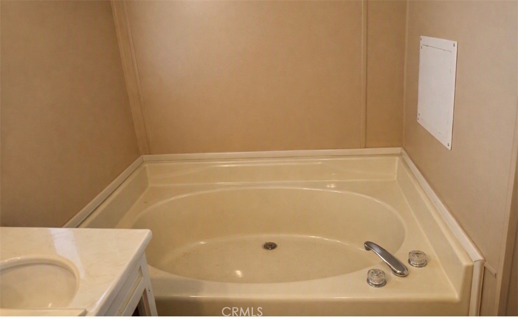 42428 Bodie Property Photo 8