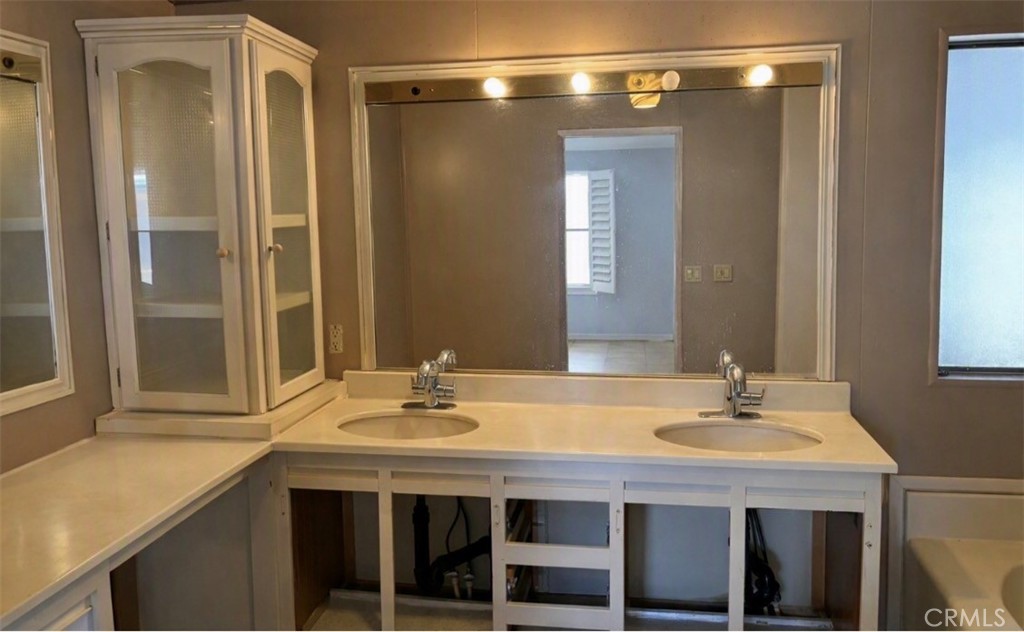 42428 Bodie Property Photo 9