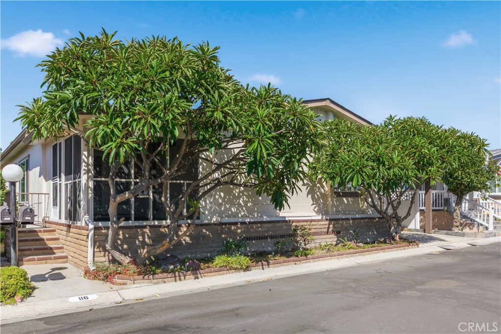 5200 Irvine Blvd. 116
