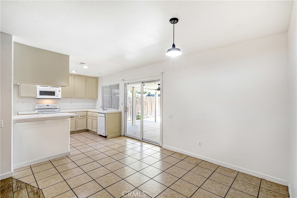 1639 Apapas Property Photo 8