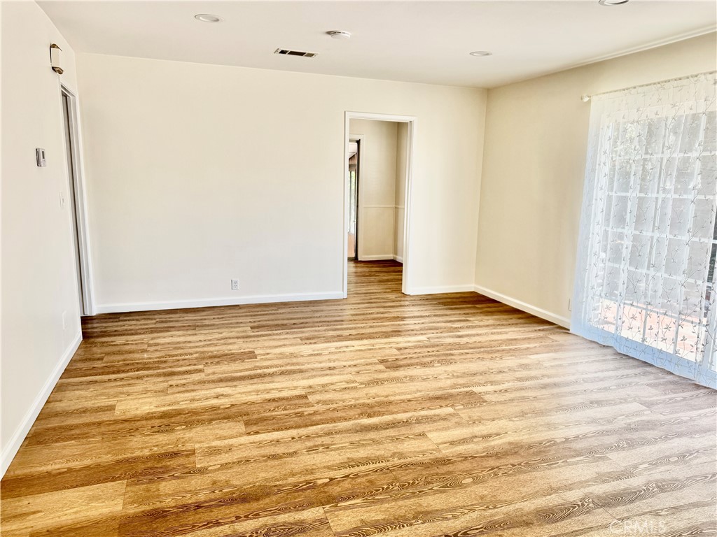 1906 W Kenoak Drive Property Photo 6