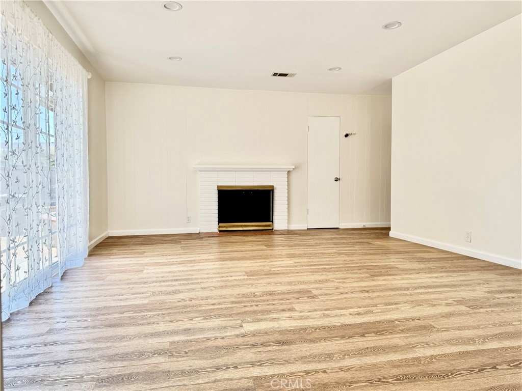 1906 W Kenoak Drive Property Photo 7