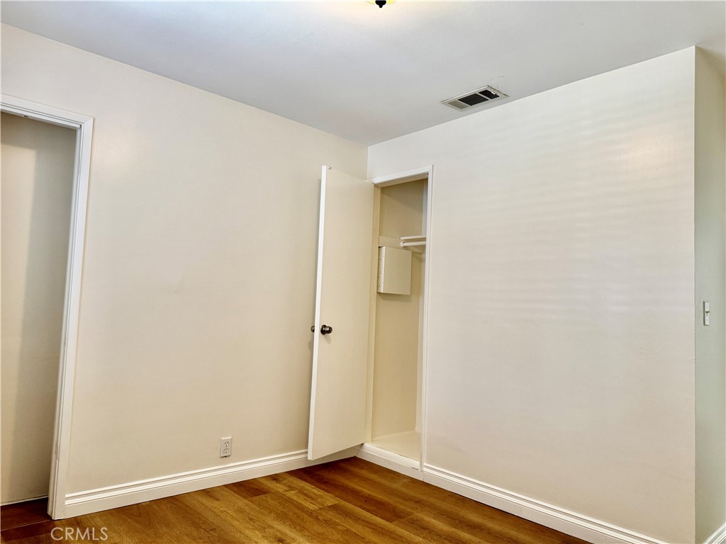 1906 W Kenoak Drive Property Photo 15