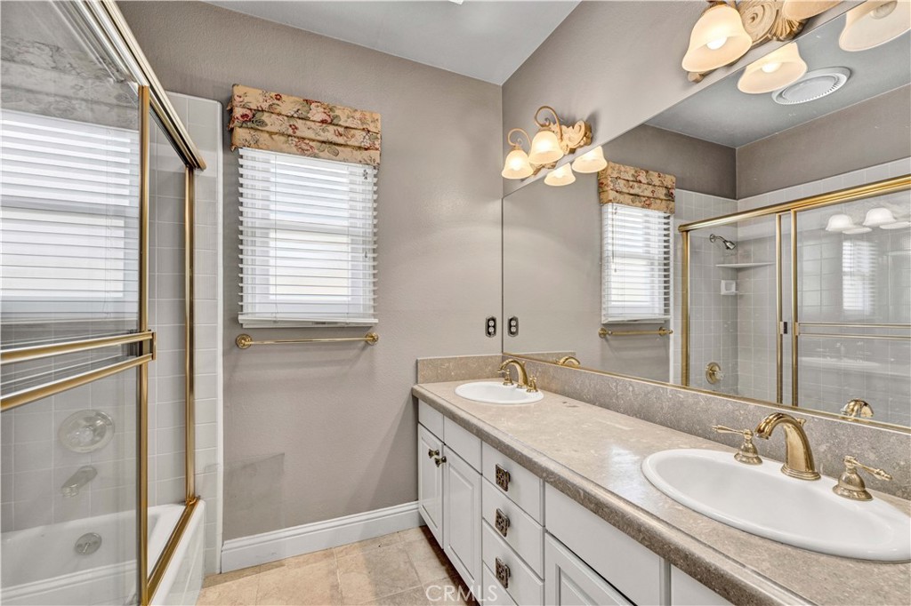 1329 W Park Lane Property Photo 27