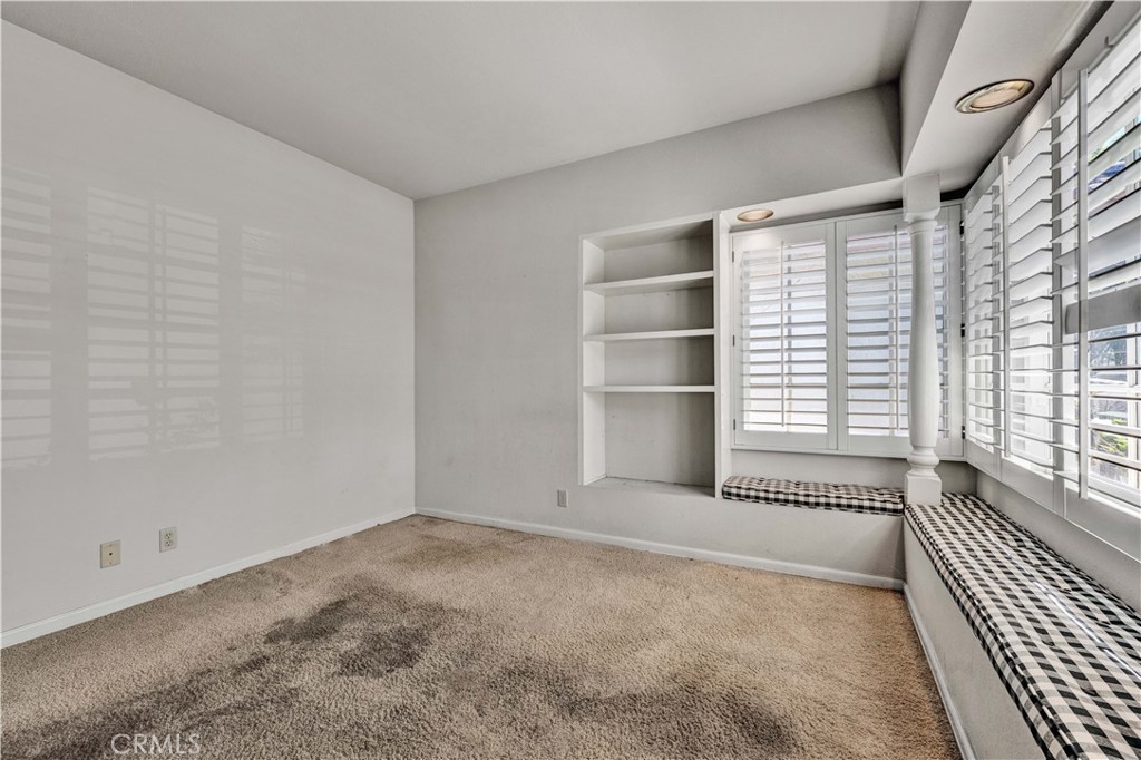 1329 W Park Lane Property Photo 32
