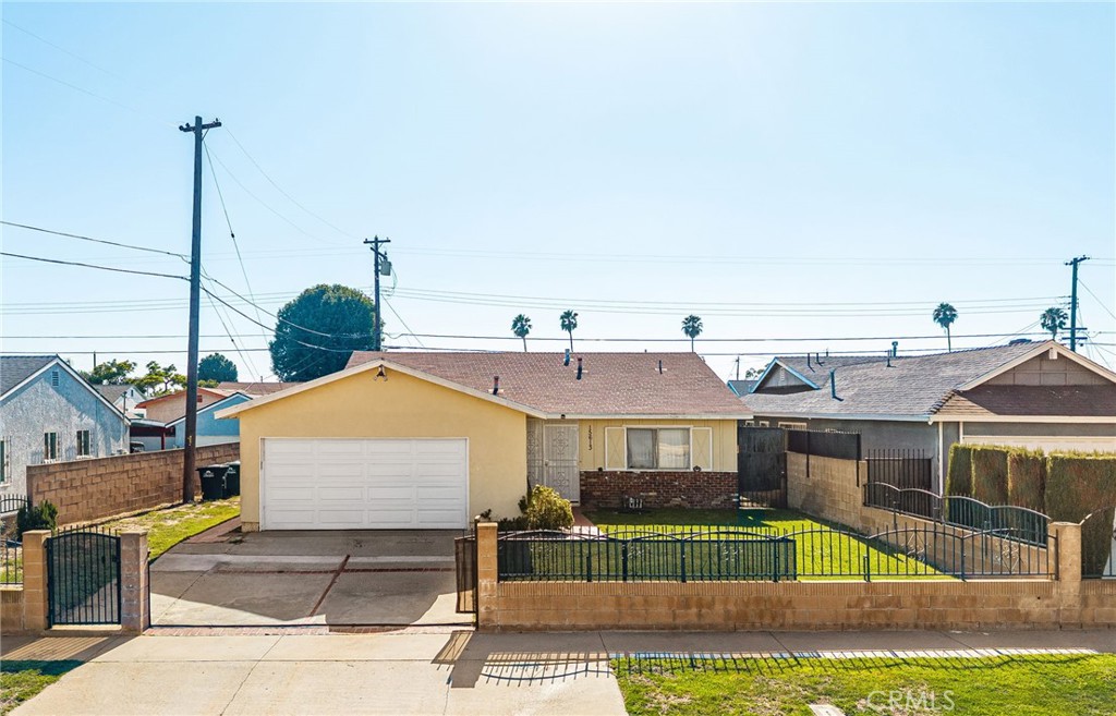 15613 S Visalia Property Photo 3