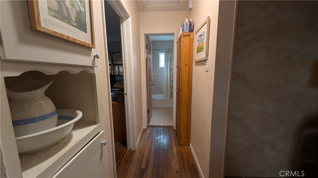 13706 S Berendo Property Photo 13