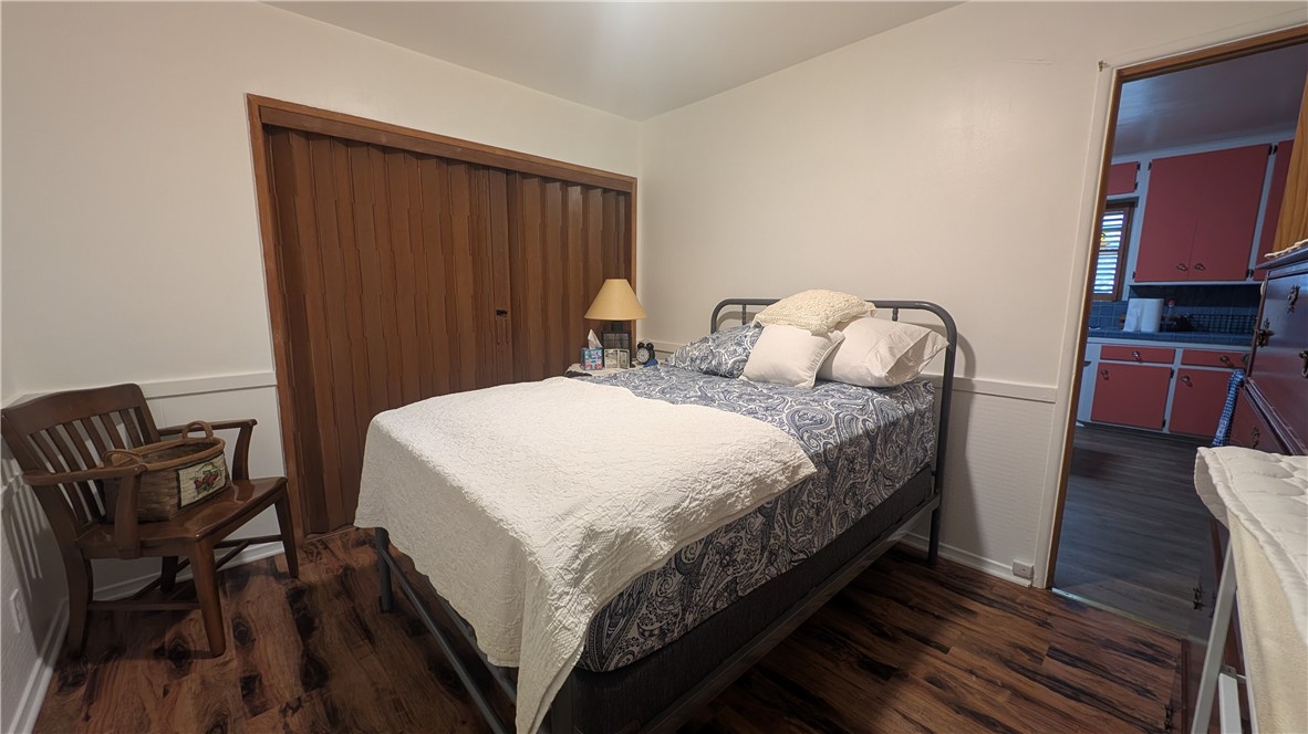 13706 S Berendo Property Photo 18