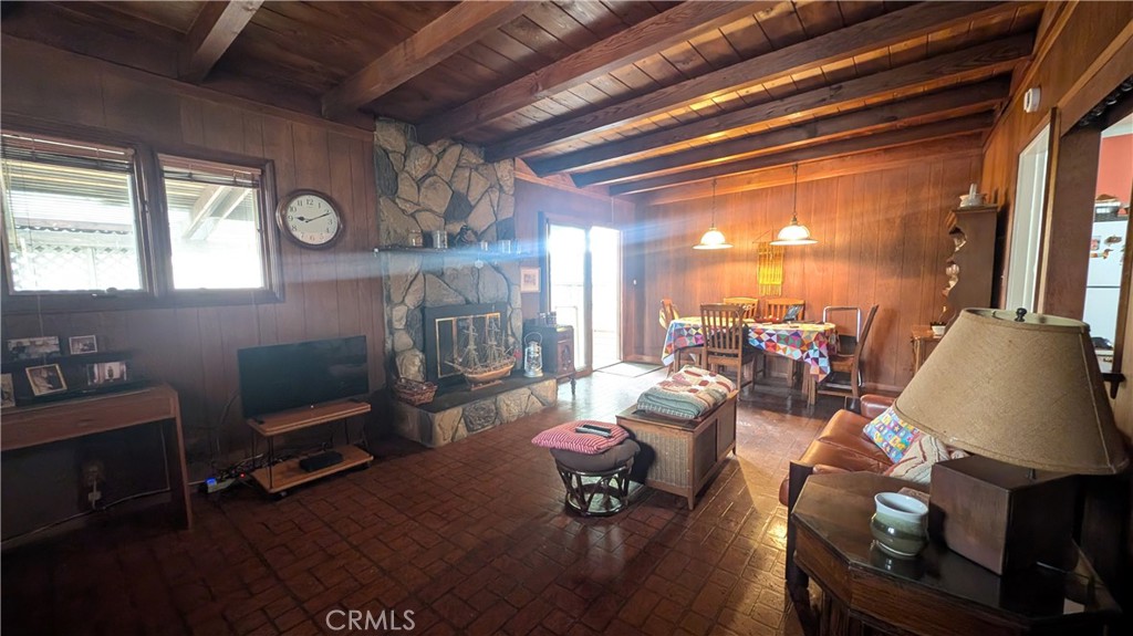 13706 S Berendo Property Photo 24