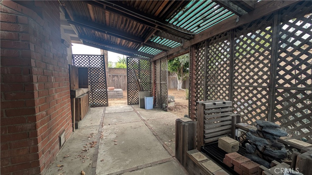 13706 S Berendo Property Photo 30