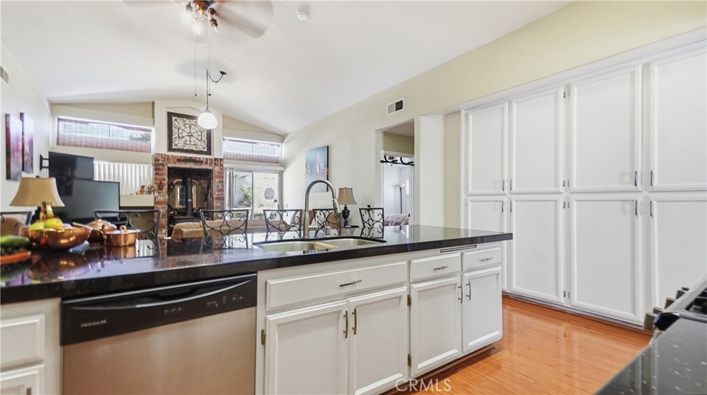 14405 Cedar Property Photo 9