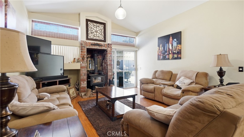 14405 Cedar Property Photo 14