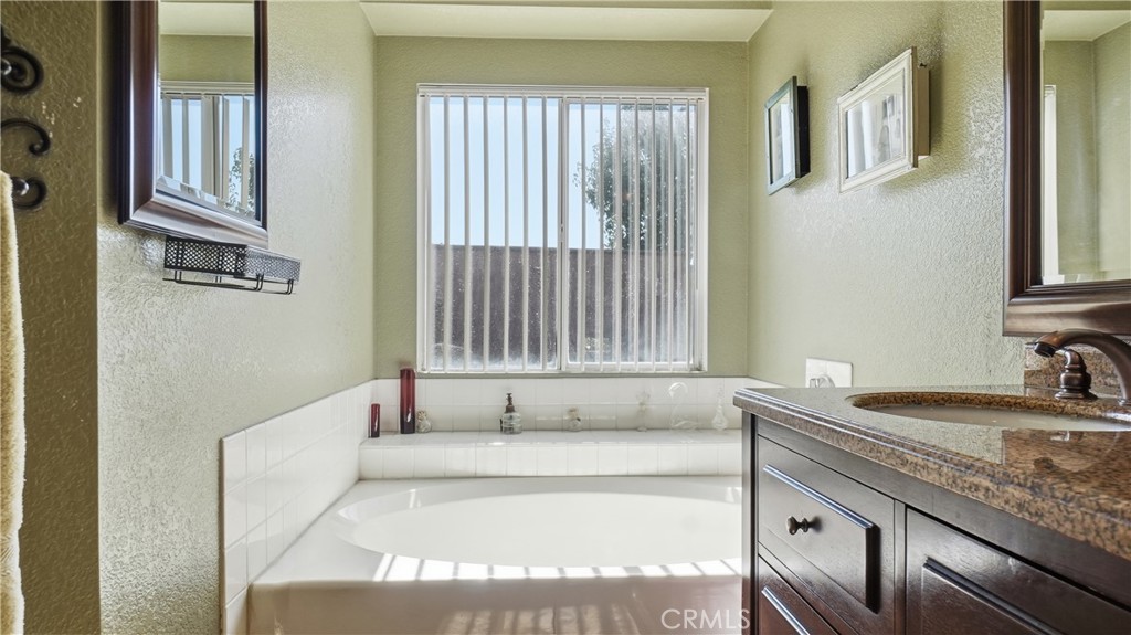 14405 Cedar Property Photo 27