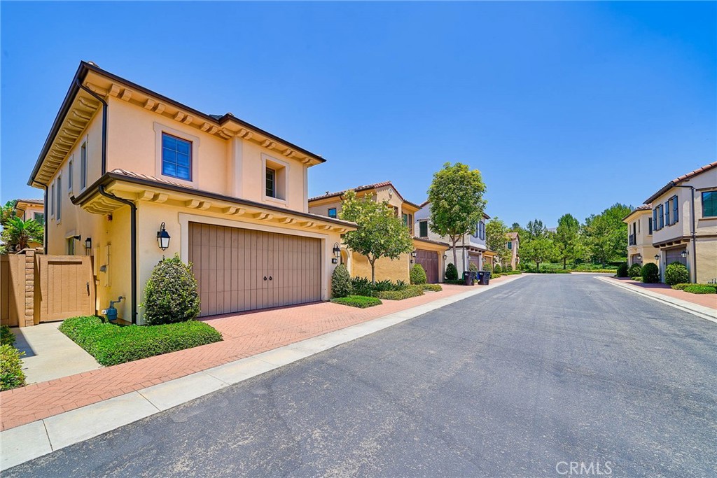 53 Open Range Property Photo 3