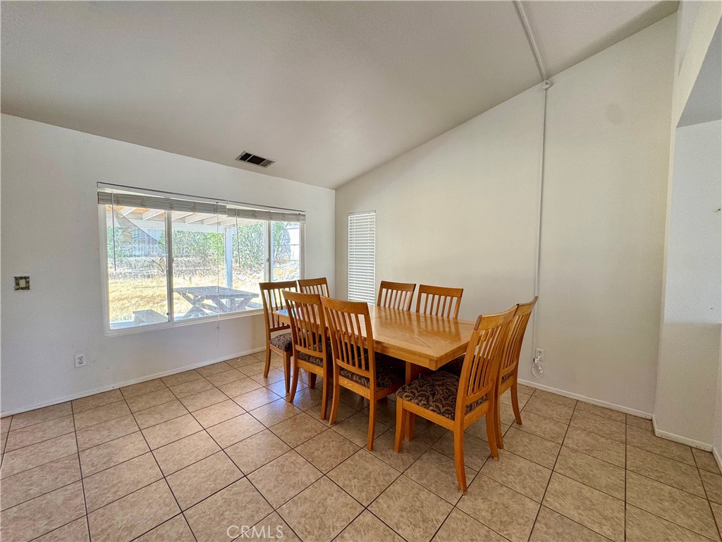 14351 Via Roca Property Photo 5