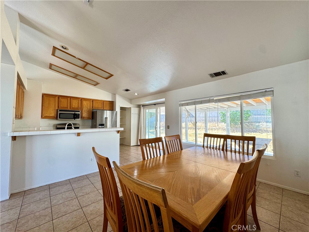 14351 Via Roca Property Photo 7