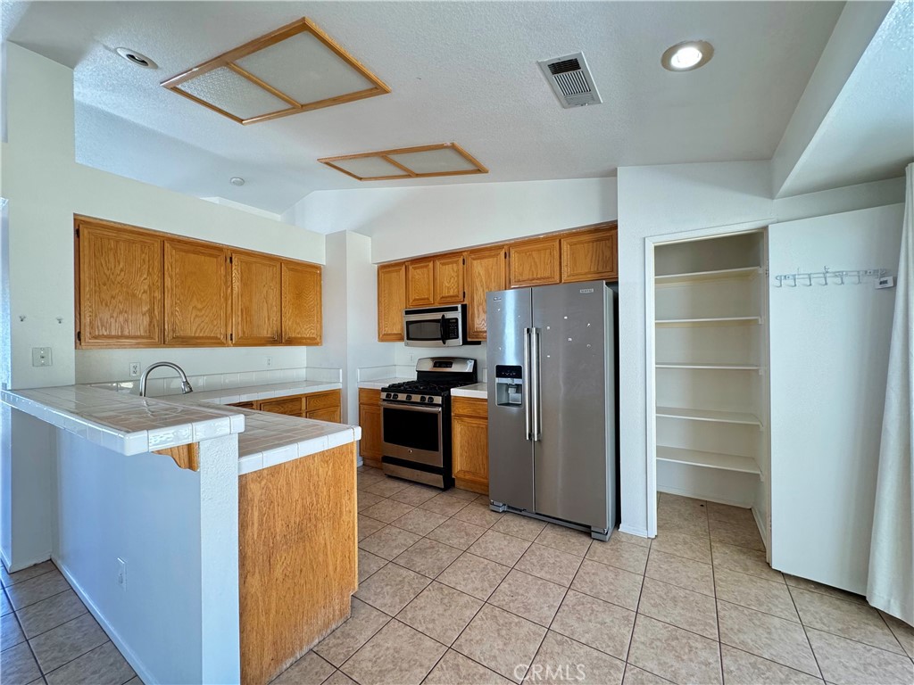 14351 Via Roca Property Photo 9