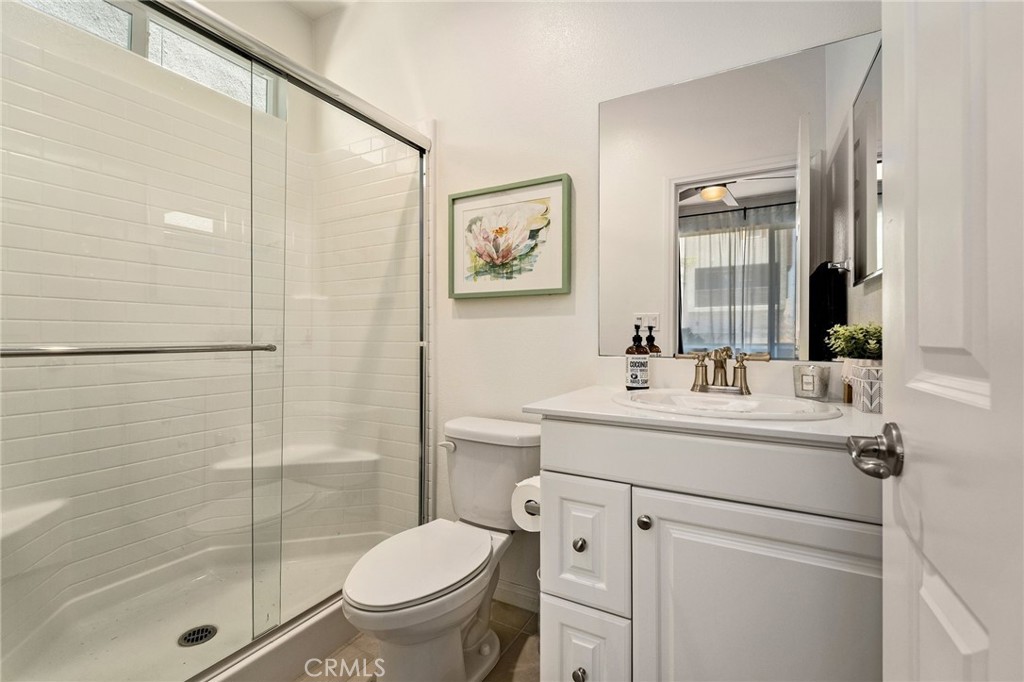 924 E 3rd Street Property Photo 6