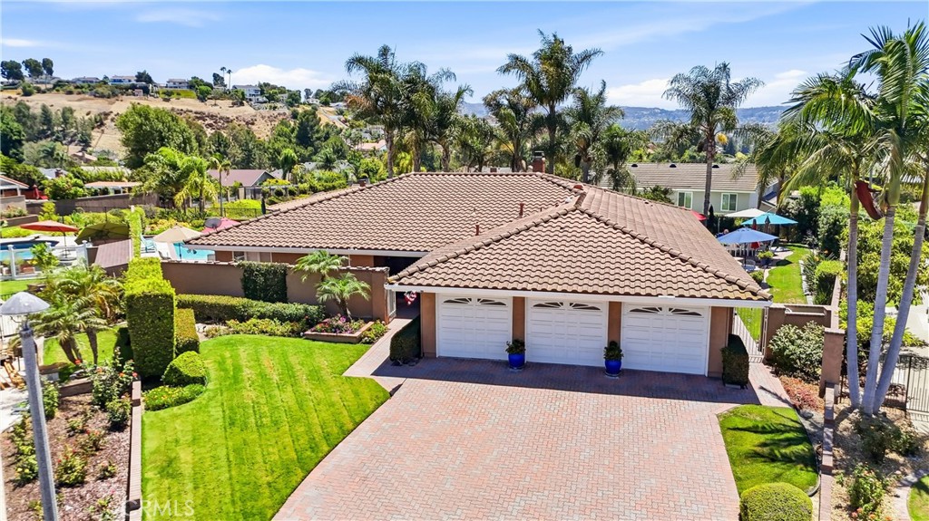6012 Toyon Terrace