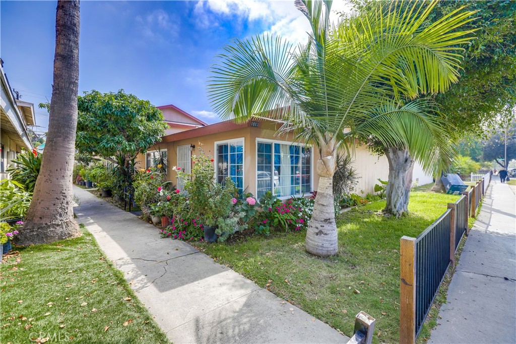 1813 Cedar Property Photo 1
