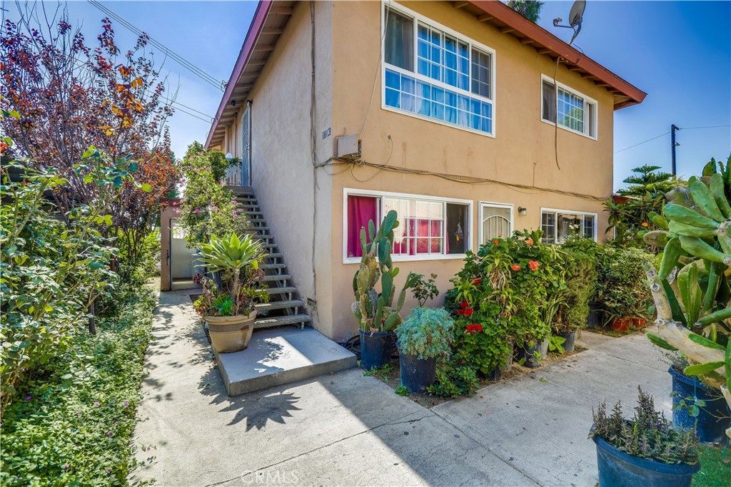 1813 Cedar Property Photo 2