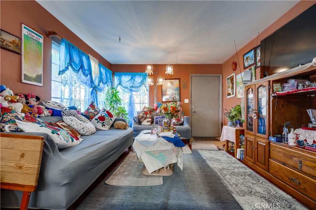 1813 Cedar Property Photo 3