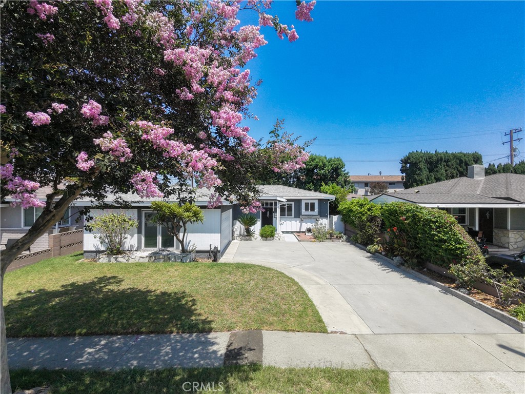 10541 Plunkett Property Photo 1