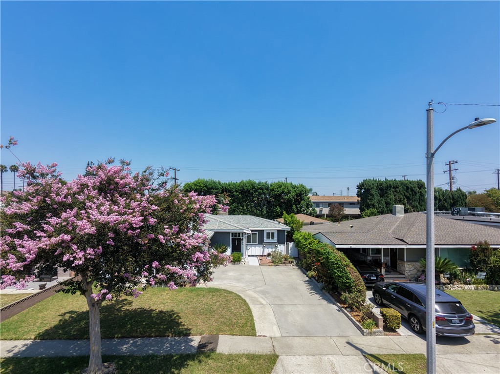 10541 Plunkett Property Photo 6