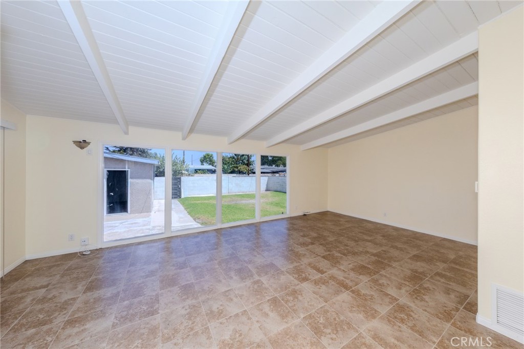 2227 E Ward Terrace Property Photo 6